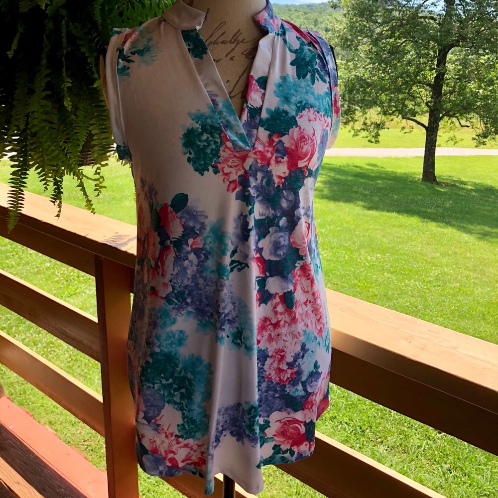 NWOT Floral tank top